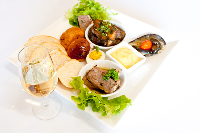 Pierres Platter Restraurant 3