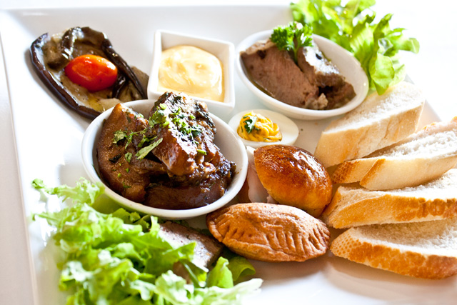Pierres Platter Restraurant 4